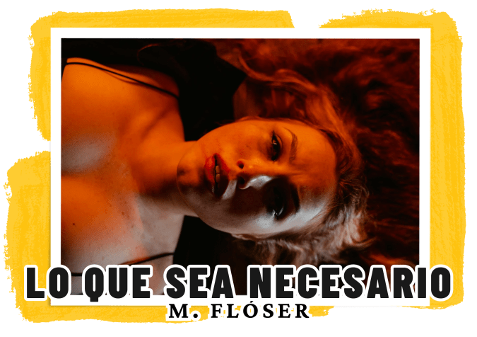 En la imagen vemos a una joven pelirroja, con pecas. Está tumbada bocarriba de tal forma que la vemos en horizontal, con la cabeza apuntando a la derecha de la imagen. Lleva una camiseta de tirantes negro, ligeramente escotada, pero la imagen se corta en el margen izquierdo a la altura del escote. Está tumbada sobre el fondo negro. El relato se titula: “Lo que sea necesario”.